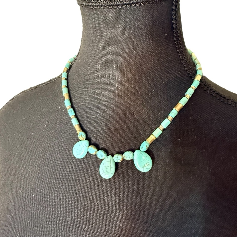 Turquoise Silver Toned Bead Necklace Magnetic Clasp Closure Boho Navajo Style